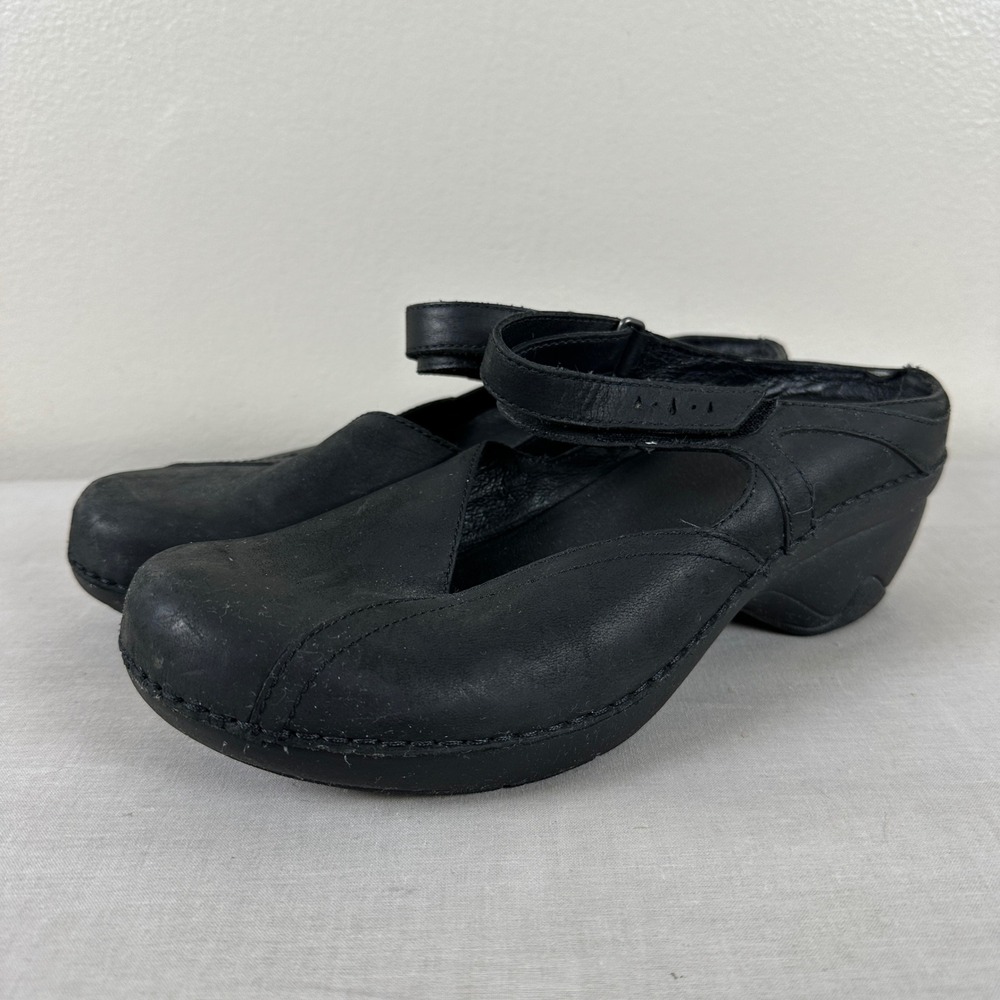 Patagonia Women's 7.5 Mary Jane Clogs Black Leather Wedge Hook and Loop Strap